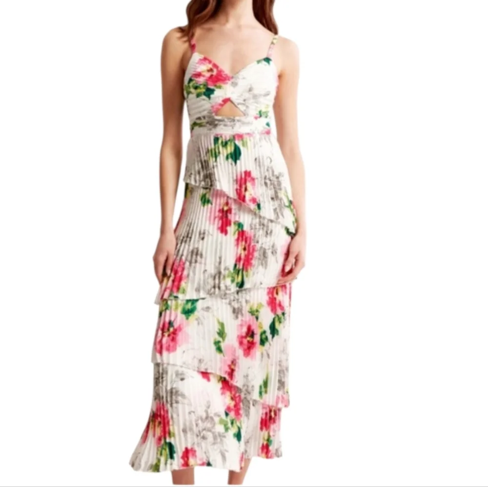 NWOT Abercrombie & Fitch Giselle pleated tiered maxi dress - XSP. M93